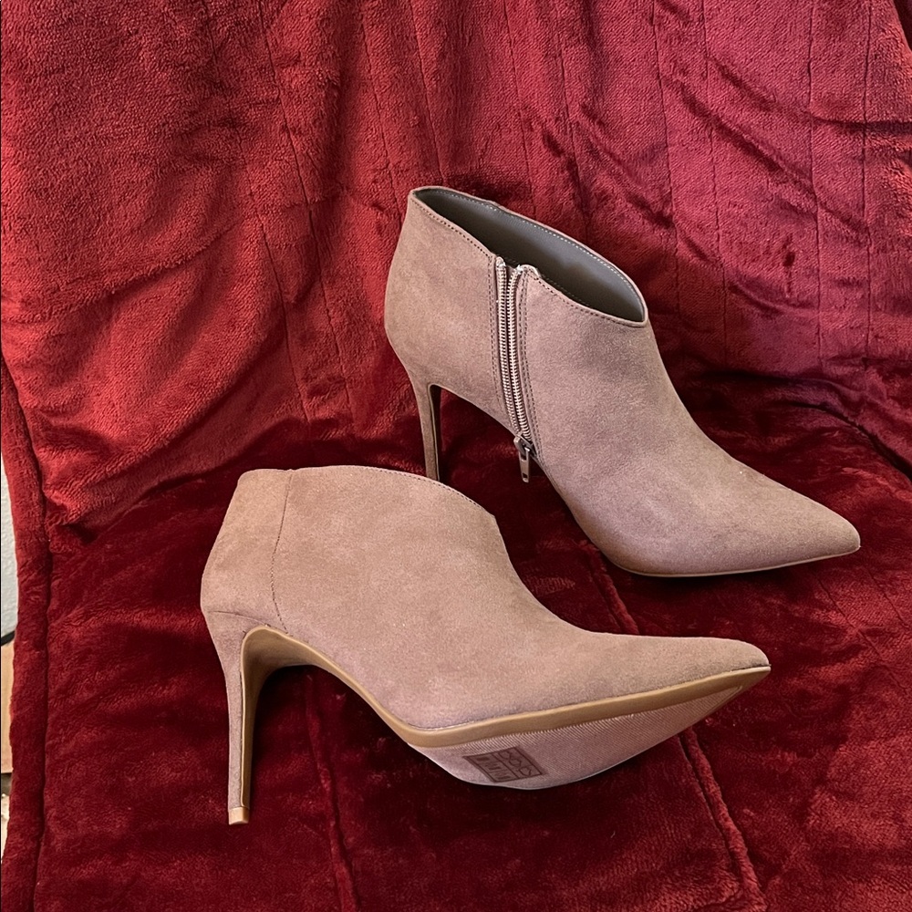 Elegant Suede Ankle Booties in Brown